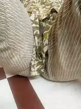 Snapshot of Beautifulsex4u chatting on 12-14-24, 10:24 Beautifulsex4u online show from 12-14-24, 10:24