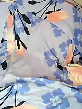 Snapshot of Beautifulsex4u chatting on 12-28-24, 06:40 Beautifulsex4u online show from 12-28-24, 06:40