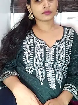 Snapshot of Beautifulsex4u chatting on 09-23-25, 06:00 Beautifulsex4u online show from 09-23-25, 06:00