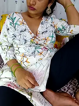 Snapshot of Beautifulsex4u chatting on 10-21-25, 06:41 Beautifulsex4u online show from 10-21-25, 06:41