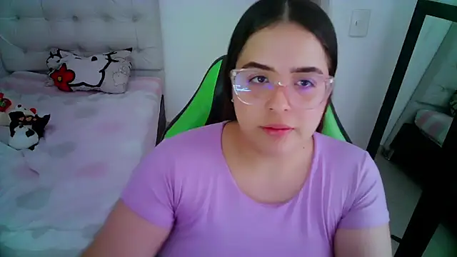 Snapshot of _alicia_z chatting on 12-03-24, 06:38 alicia z online show from 12-03-24, 06:38