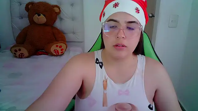 Snapshot of _alicia_z chatting on 12-28-24, 11:37 alicia z online show from 12-28-24, 11:37