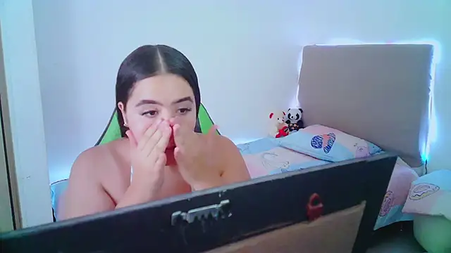 Snapshot of _alicia_z chatting on 01-24-25, 05:53 alicia z online show from 01-24-25, 05:53