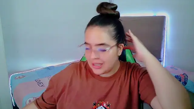 Snapshot of _alicia_z chatting on 02-07-25, 07:49 alicia z online show from 02-07-25, 07:49