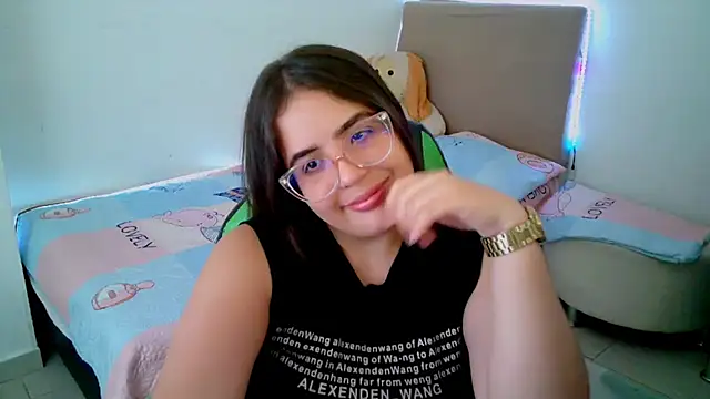 Snapshot of _alicia_z chatting on 02-19-25, 09:14 alicia z online show from 02-19-25, 09:14