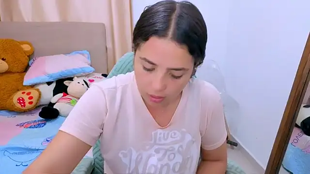 Snapshot of _alicia_z chatting on 02-05-26, 04:39 alicia z online show from 02-05-26, 04:39