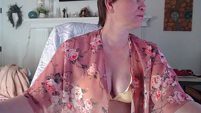 AuroraWillows online show from 02-06-26, 03:44