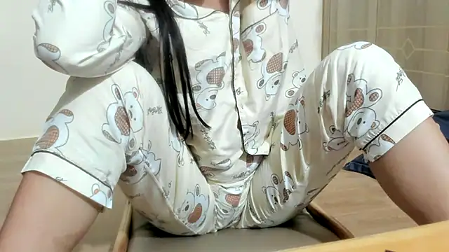 Snapshot of Beauty_Asian_Tina chatting on 02-07-25, 08:01 Beauty Asian Tina online show from 02-07-25, 08:01