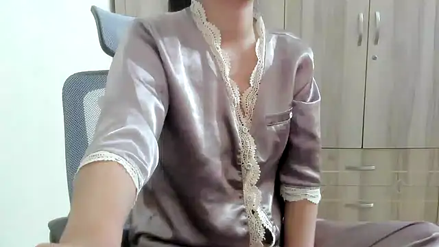 Snapshot of Beauty_Asian_Tina chatting on 02-14-25, 02:54 Beauty Asian Tina online show from 02-14-25, 02:54