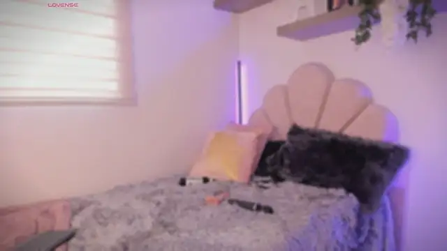 Snapshot of RachelMorgan01 chatting on 01-10-26, 01:35 RachelMorgan01 online show from 01-10-26, 01:35