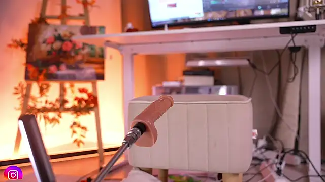 Snapshot of Lilevame chatting on 11-03-25, 02:07 Lilevame online show from 11-03-25, 02:07