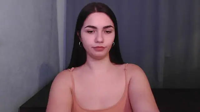Snapshot of HannahMeid chatting on 12-13-24, 06:49 HannahMeid online show from 12-13-24, 06:49