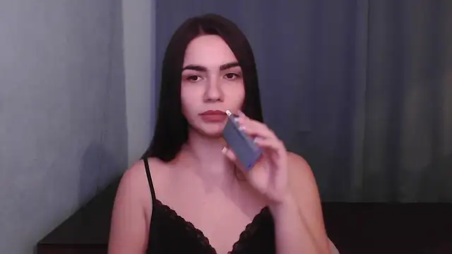 Snapshot of HannahMeid chatting on 12-14-24, 07:36 HannahMeid online show from 12-14-24, 07:36