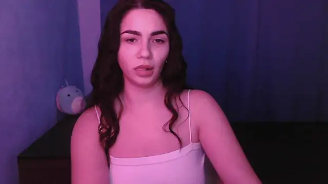 Snapshot of HannahMeid chatting on 12-16-24, 07:54 HannahMeid online show from 12-16-24, 07:54