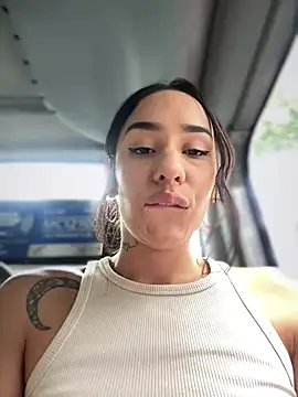 Snapshot of __IRIS__ chatting on 12-12-24, 05:04 IRIS online show from 12-12-24, 05:04