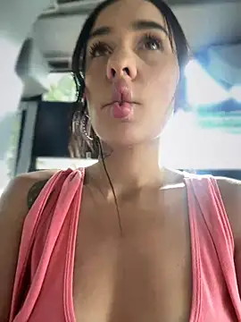 Snapshot of __IRIS__ chatting on 12-17-24, 02:44 IRIS online show from 12-17-24, 02:44