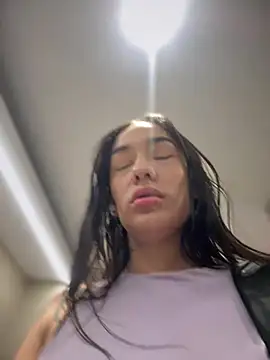 Snapshot of __IRIS__ chatting on 12-19-24, 05:50 IRIS online show from 12-19-24, 05:50