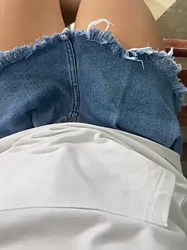 Snapshot of __IRIS__ chatting on 12-26-24, 07:38 IRIS online show from 12-26-24, 07:38