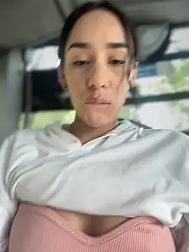 Snapshot of __IRIS__ chatting on 01-04-25, 06:09 IRIS online show from 01-04-25, 06:09