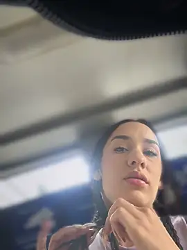 Snapshot of __IRIS__ chatting on 01-10-25, 03:37 IRIS online show from 01-10-25, 03:37