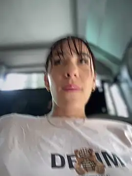 Snapshot of __IRIS__ chatting on 01-31-25, 07:40 IRIS online show from 01-31-25, 07:40