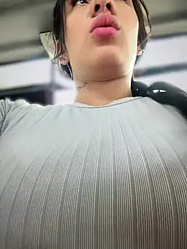 Snapshot of __IRIS__ chatting on 02-06-25, 08:23 IRIS online show from 02-06-25, 08:23