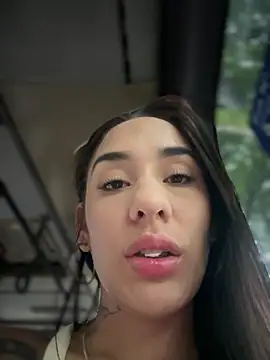 Snapshot of __IRIS__ chatting on 03-04-25, 09:00 IRIS online show from 03-04-25, 09:00