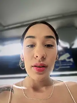 Snapshot of __IRIS__ chatting on 03-14-25, 04:40 IRIS online show from 03-14-25, 04:40