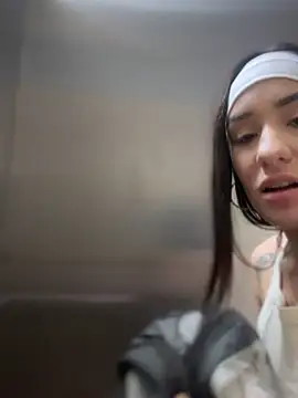 Snapshot of __IRIS__ chatting on 03-19-25, 05:50 IRIS online show from 03-19-25, 05:50