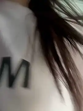 Snapshot of __IRIS__ chatting on 03-21-25, 05:34 IRIS online show from 03-21-25, 05:34