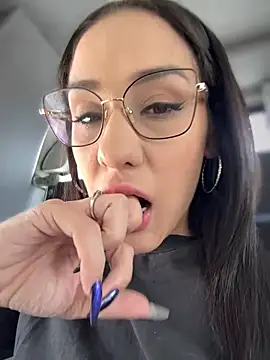 Snapshot of __IRIS__ chatting on 09-16-25, 02:29 IRIS online show from 09-16-25, 02:29