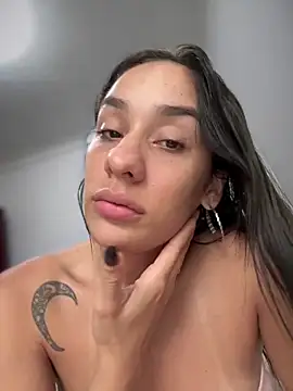 Snapshot of __IRIS__ chatting on 10-01-25, 12:44 IRIS online show from 10-01-25, 12:44