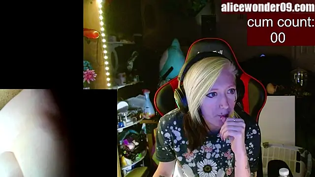 alicewonder09 online show from 02-02-25, 04:48