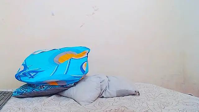 Snapshot of Camilexxx chatting on 03-17-25, 05:27 Camilexxx online show from 03-17-25, 05:27