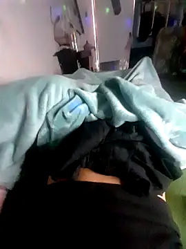 Snapshot of Kralsl chatting on 11-24-25, 01:55 Kralsl online show from 11-24-25, 01:55