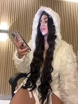 Sarasanders 4 online show from 10-26-25, 03:45