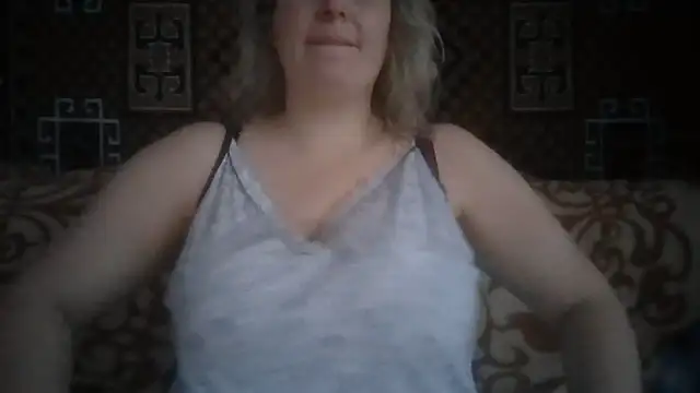 Snapshot of Diana_Britt chatting on 11-17-25, 05:46 Diana Britt online show from 11-17-25, 05:46