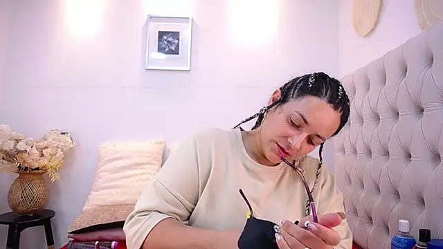 MIchelMomet online show from 01-30-25, 01:42