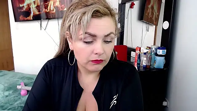 Snapshot of Melisa_mcarthy chatting on 02-10-25, 10:30 Melisa mcarthy online show from 02-10-25, 10:30