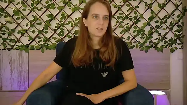 LadyChantale online show from 10-24-25, 07:05