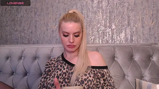 BlondieStar online show from 01-19-25, 01:21