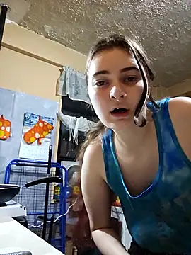 Snowbunnycake 131 online show from 10-18-25, 06:26