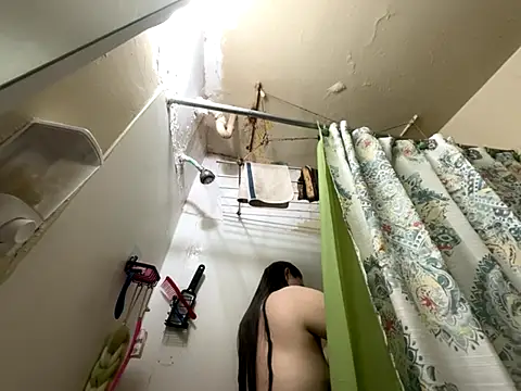 Snowbunnycake 131 online show from 11-29-25, 01:36