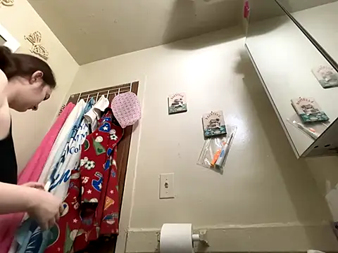 Snowbunnycake 131 online show from 12-03-25, 06:10