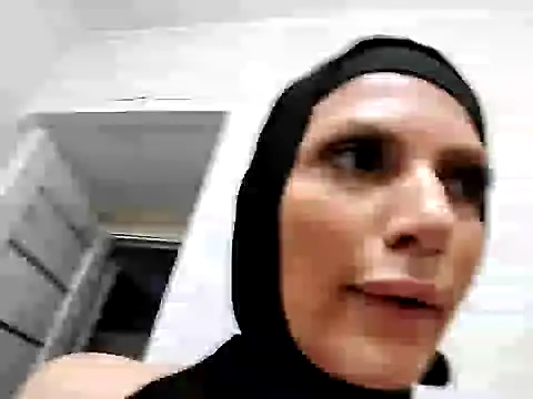 Snapshot of GumusGuray chatting on 03-06-25, 02:19 GumusGuray online show from 03-06-25, 02:19