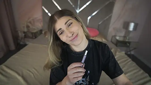 CassandraGood online show from 02-05-25, 11:02