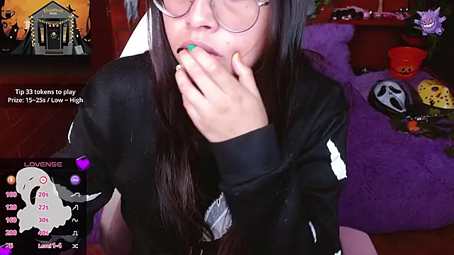 Snapshot of MidoriQuiinn chatting on 10-12-25, 02:05 MidoriQuiinn online show from 10-12-25, 02:05