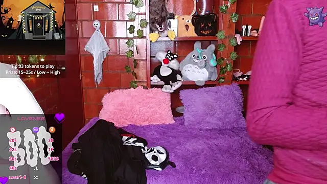 Snapshot of MidoriQuiinn chatting on 10-29-25, 02:19 MidoriQuiinn online show from 10-29-25, 02:19