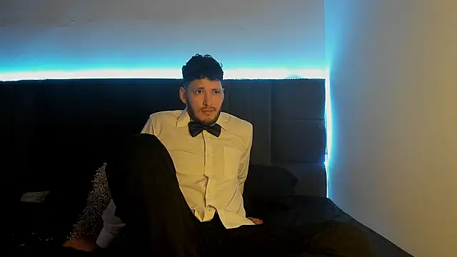alejandro  2 online show from 09-10-25, 03:23