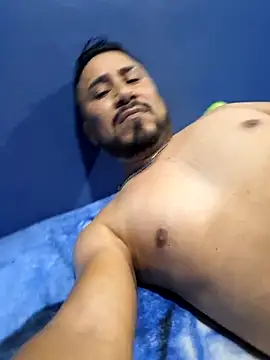 Snapshot of Eumanzor chatting on 11-25-25, 01:16 Eumanzor online show from 11-25-25, 01:16